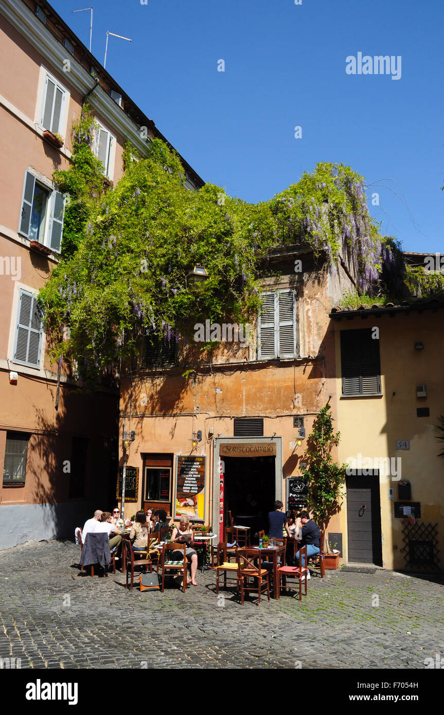 Side street 'courtyard' cafe, Rome, Italy Stock Photo
