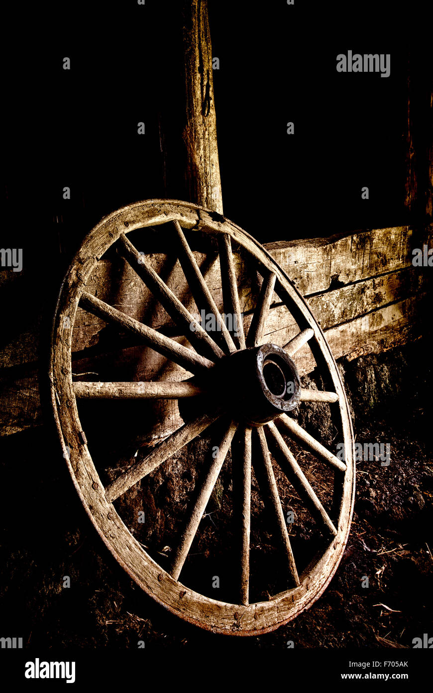 Antique western wagon wheel hires stock photography and images Alamy