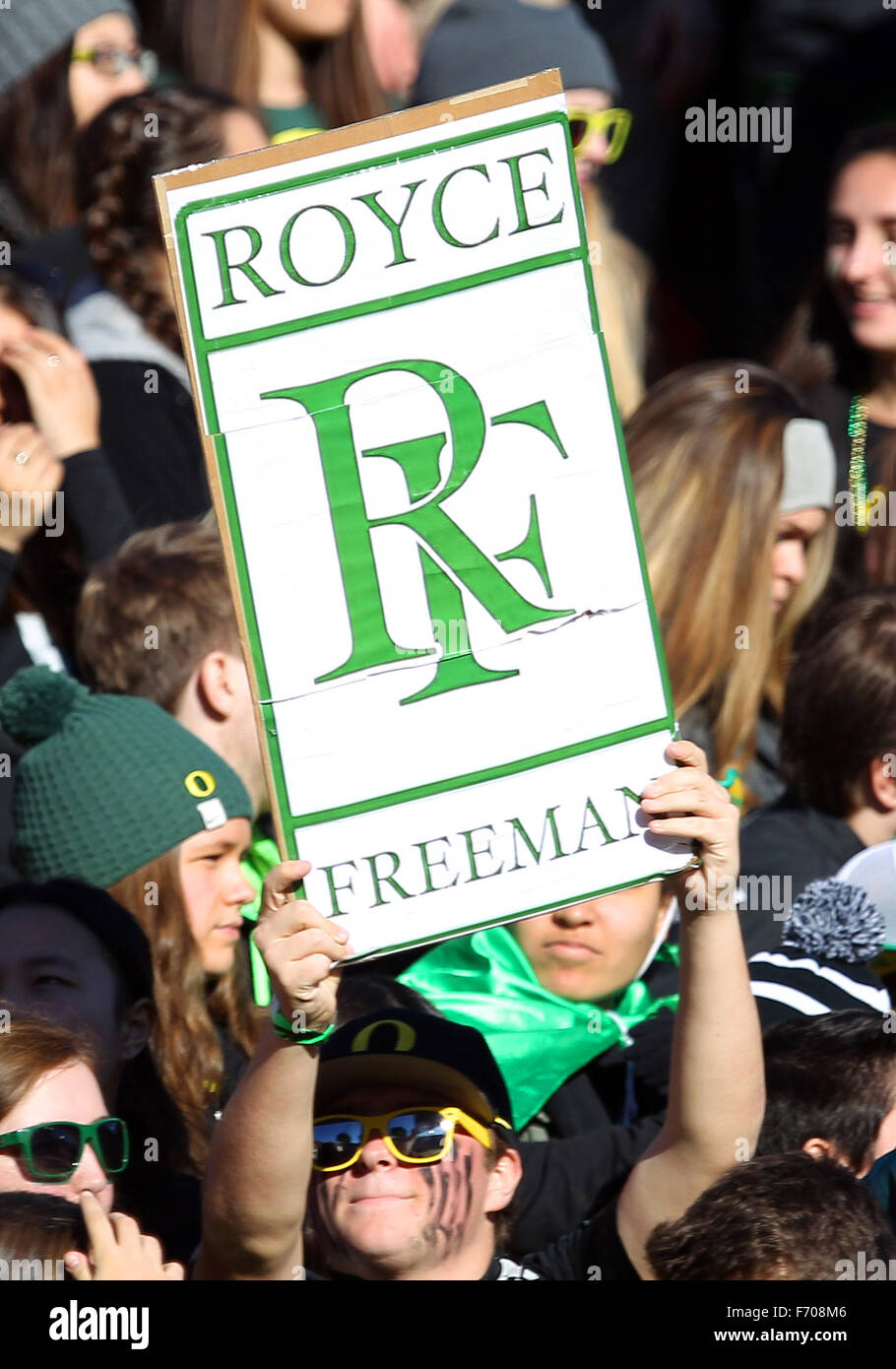 Autzen Stadium, Eugene, OR, USA. 21st Nov, 2015. Oregon fans get creative with their support for Royce Freeman during the NCAA football game between the Ducks and the USC Trojans at Autzen Stadium, Eugene, OR. Larry C. Lawson/CSM/Alamy Live News Stock Photo