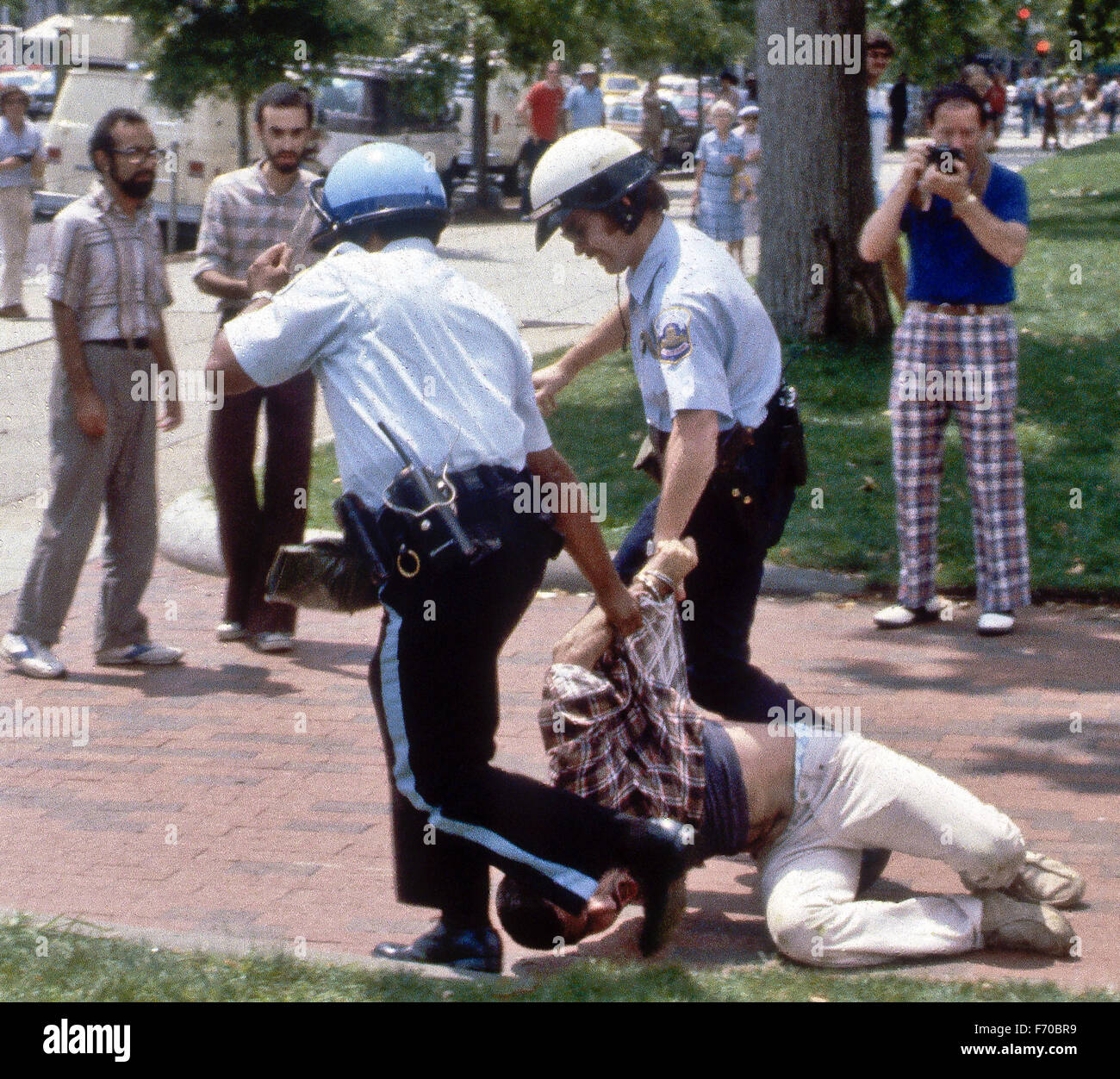 Washington DC. USA 27th July 1980 D.C. and US Park Police clash with supporters of the Ayatollah Khomeini and the Iranian Islamic Revolution. Credit: Mark Reinstein Stock Photo