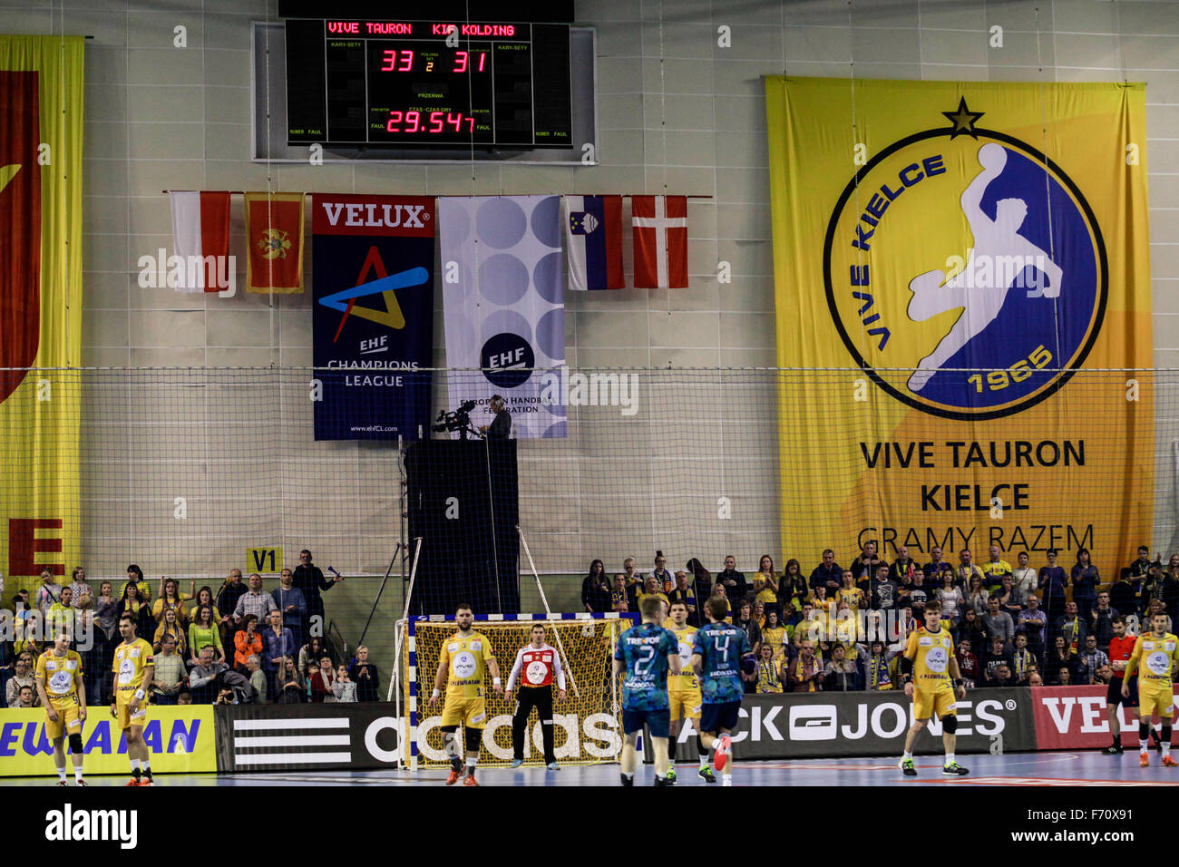 Kielce, Poland. 22nd Nov, 2015. Chempions League, Vive Tauron Kielce, Poland vs KIF Kolding Kobenhavn, Denmark. B Group. Poland wins 33:31, plays in at home. Credit:  Dominika Zarzycka/Alamy Live News Stock Photo