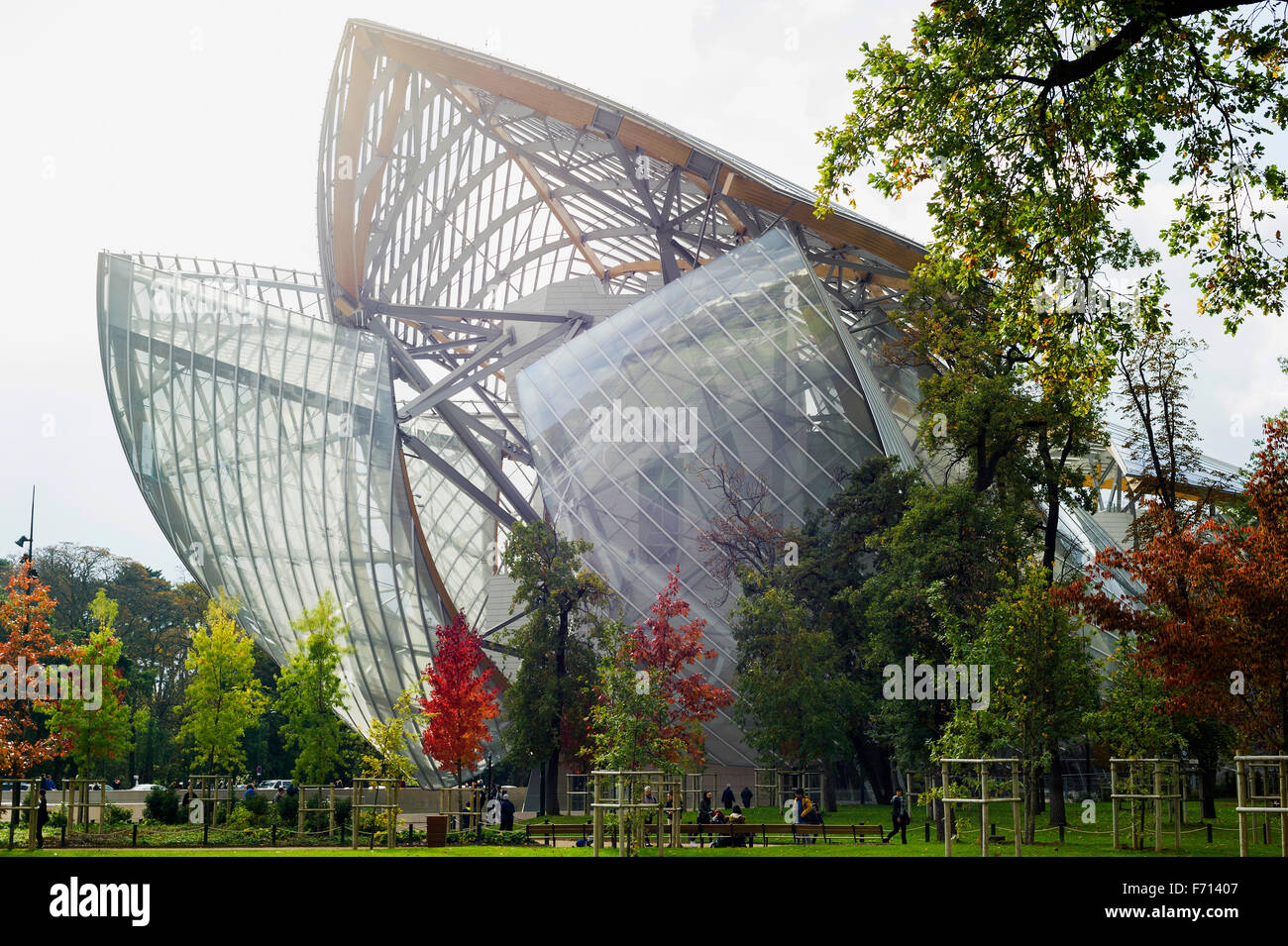 Louis Vuitton Foundation, private museum of modern art, architect Frank Gehry, the Bois de Bologne, Paris, Ile de France, France Stock Photo