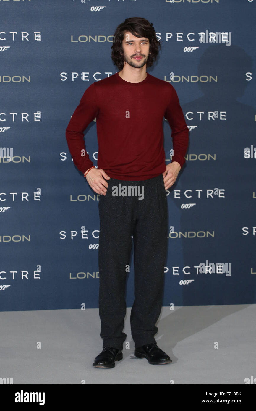 Ben whishaw james bond hi-res stock photography and images - Alamy