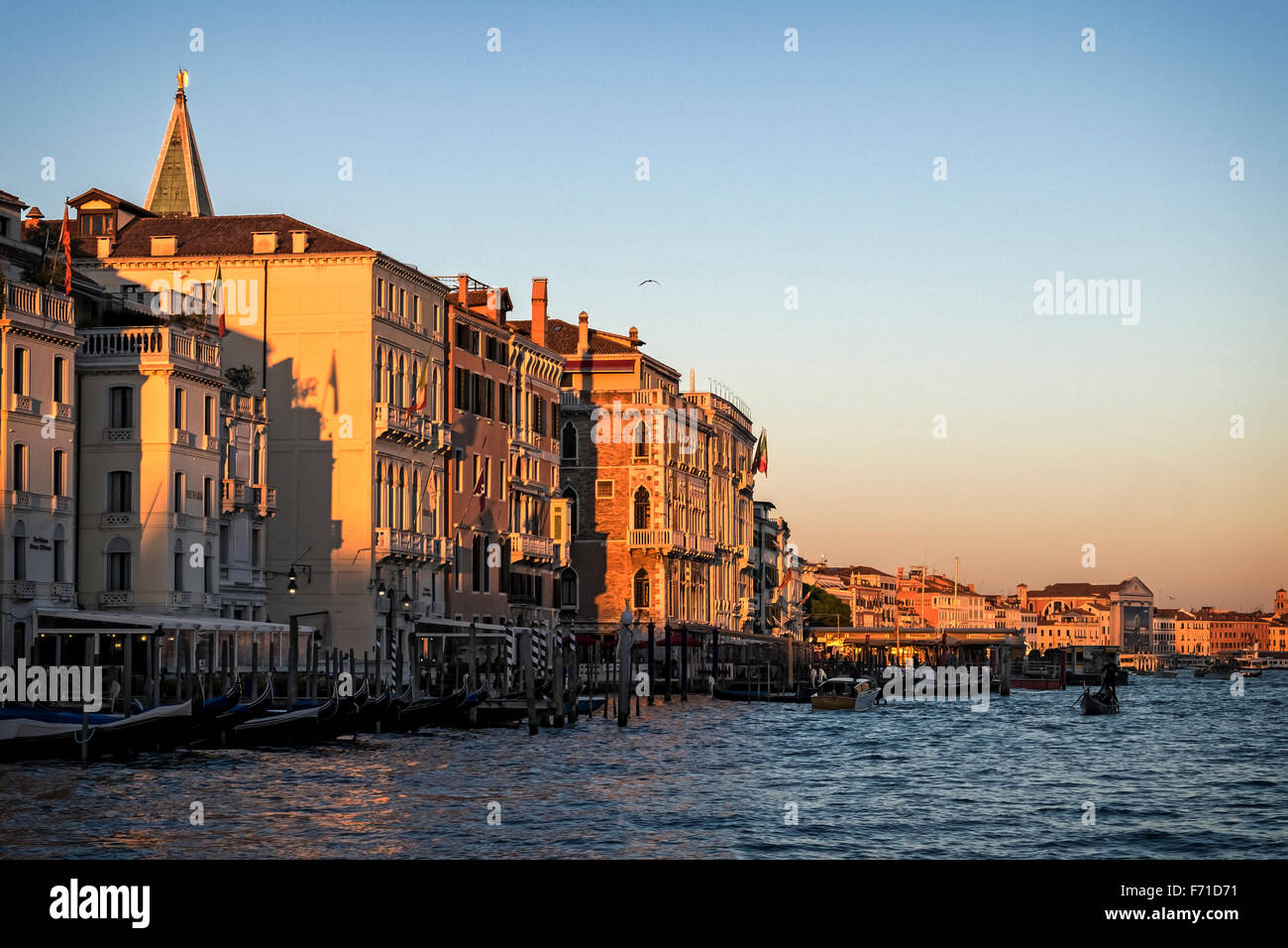 Grand canal golden light hi-res stock photography and images - Alamy