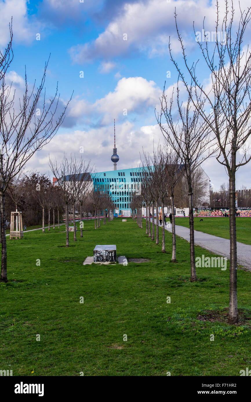 Scenes of the Berlin Wall in Germany Stock Photo Alamy