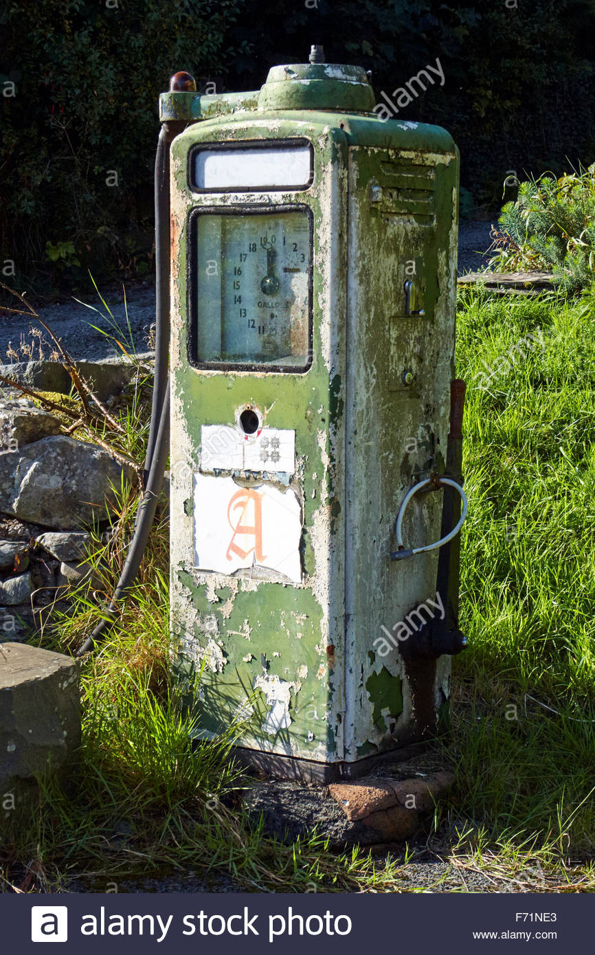 An old 1930s weathered Beckmeter petrol pump Stock Photo: 90393243 - Alamy
