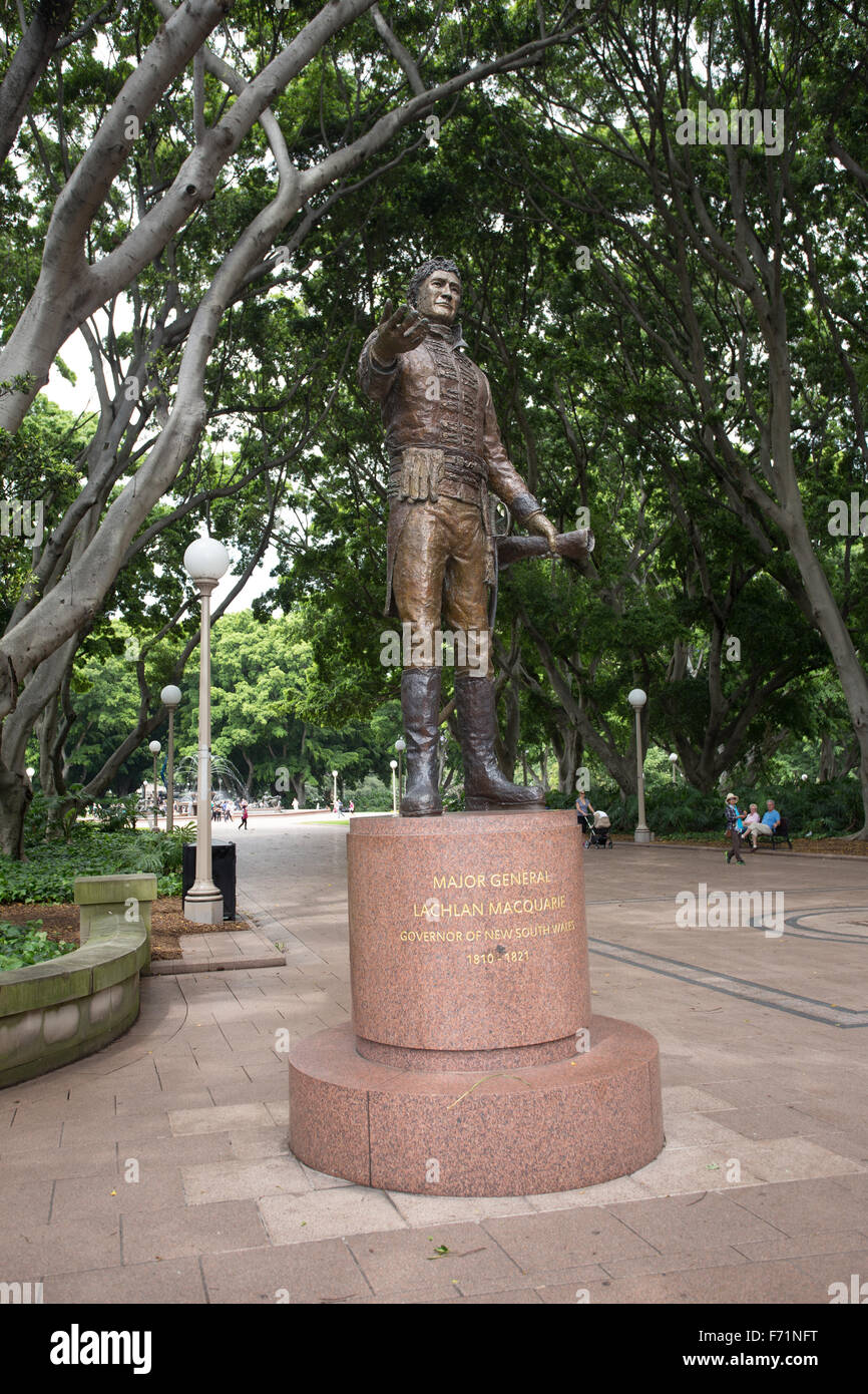 lachlan macquarie statue Stock Photo Alamy