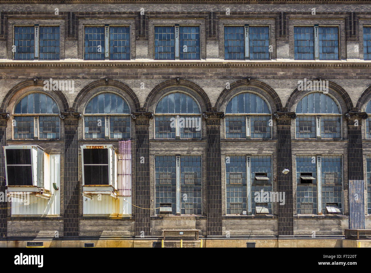 Abandoned building in Saint Louis, MO Stock Photo Alamy