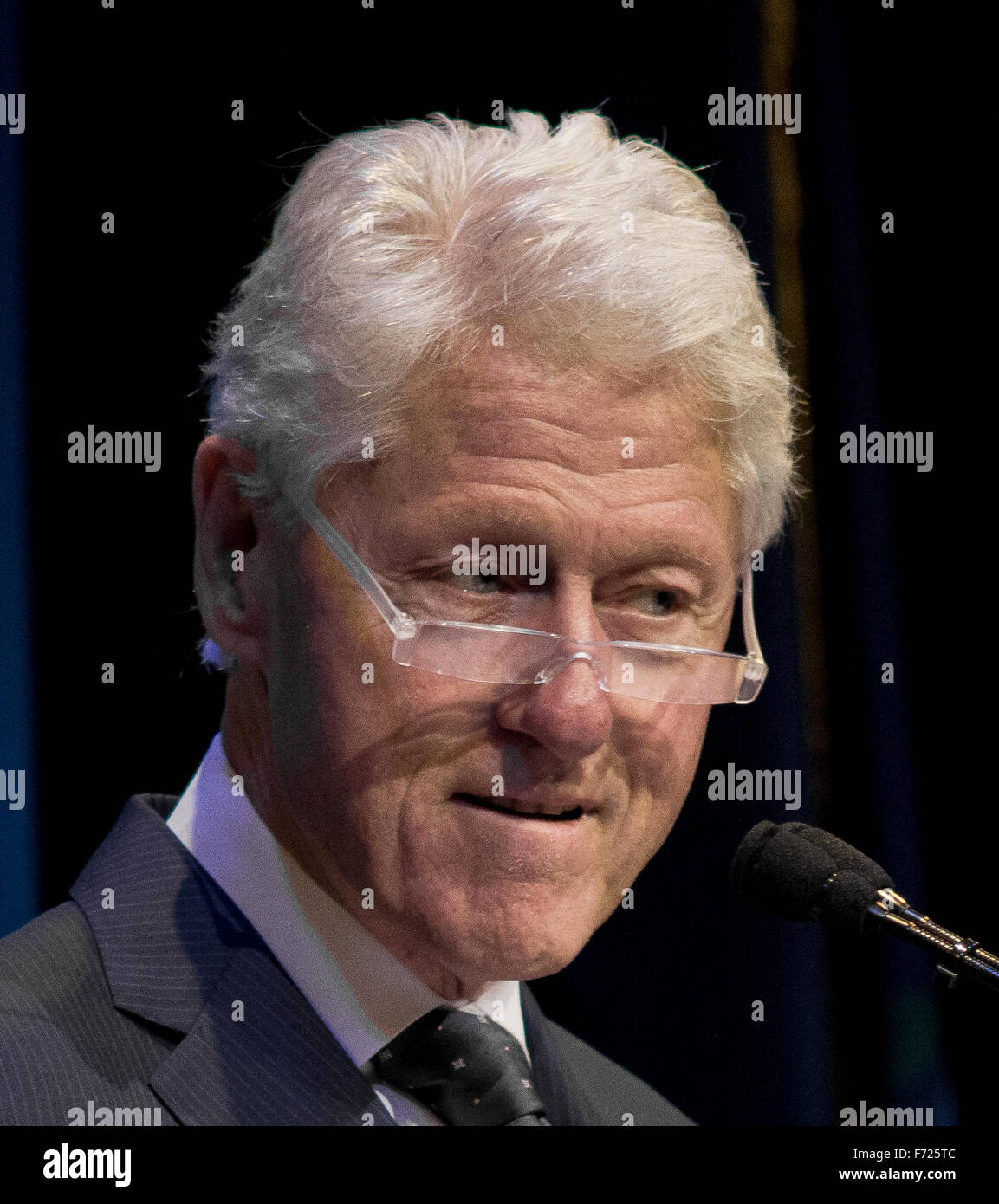Lawrence, Kansas. 23rd Nov, 2015. Former President William Jefferson Clinton is awarded the Robert J. Dole Institute of Politics Leadership Prize. President Clinton is honored with the award for his legacy of bipartisanship and economic expansion while serving as the nations 42nd president. Credit: Credit:  mark reinstein/Alamy Live News Stock Photo