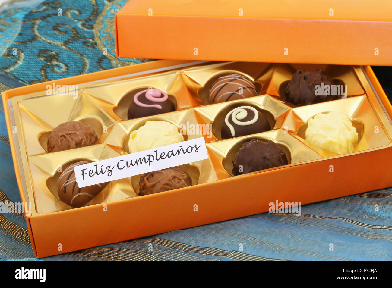 Feliz cumpleanos (which means happy birthday in Spanish) card with box