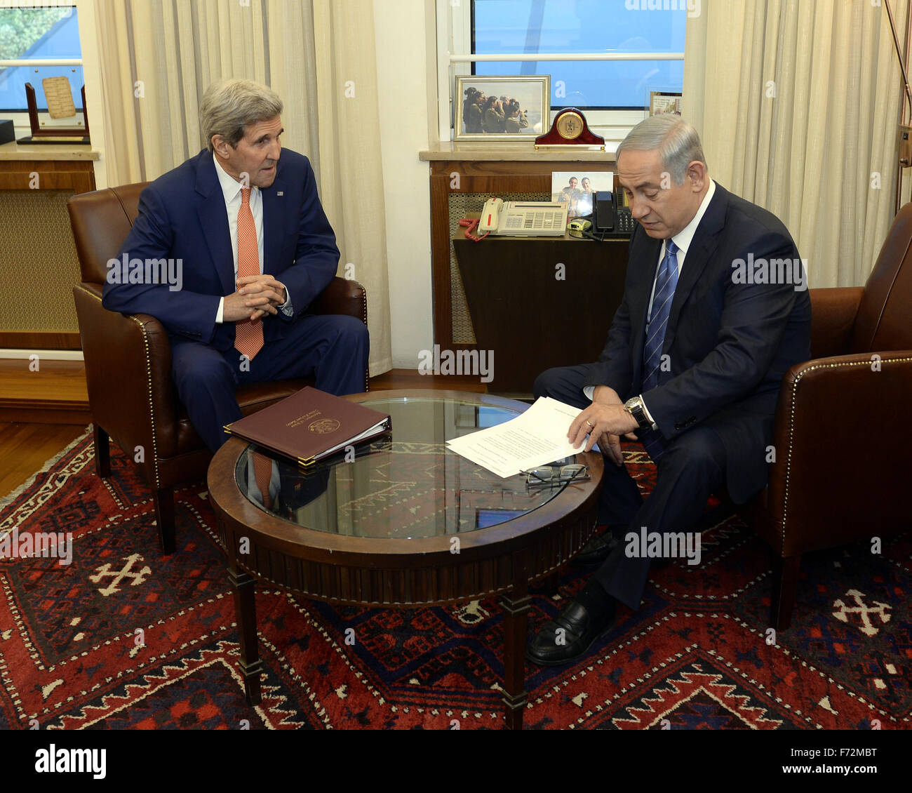Jerusalem. 24th Nov, 2015. Israeli Prime Minister Benjamin Netanyahu (R) meets with visiting U.S. Secretary of State John Kerry in Jerusalem, on Nov. 24, 2015. Kerry arrived here on Tuesday morning to pay a visit to Israel and the West Bank in hopes of curtailing the two-month long wave of violence. Credit:  U.S. Embassy to Israel/Matty Stern/Xinhua/Alamy Live News Stock Photo