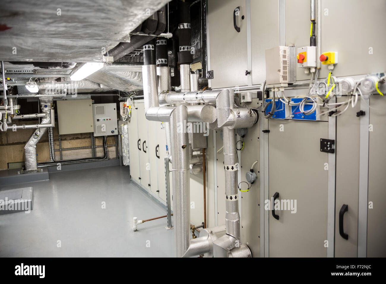 Temperature control room Stock Photo Alamy