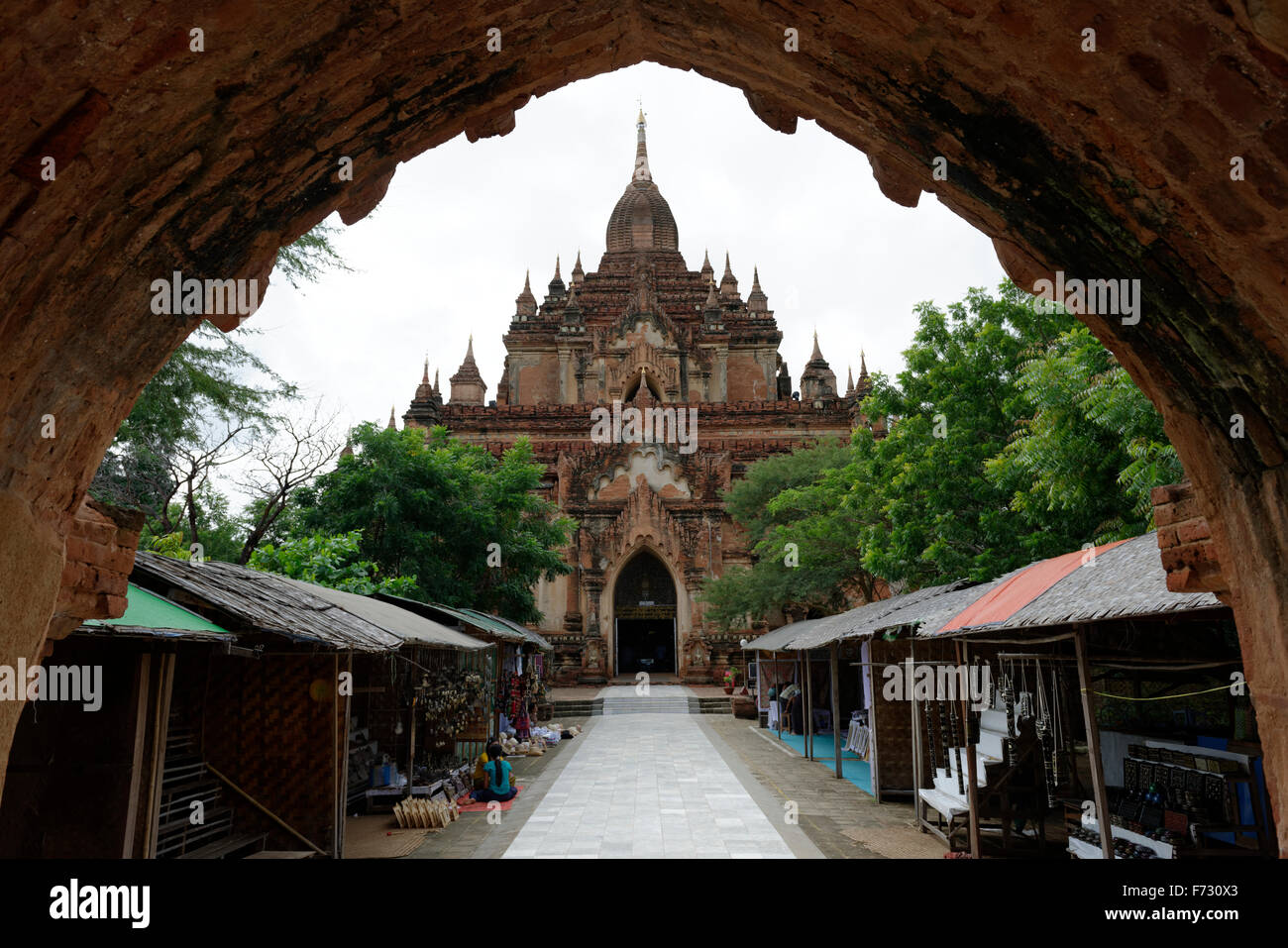 The Pahto Htilominio temple in Bagan Stock Photo