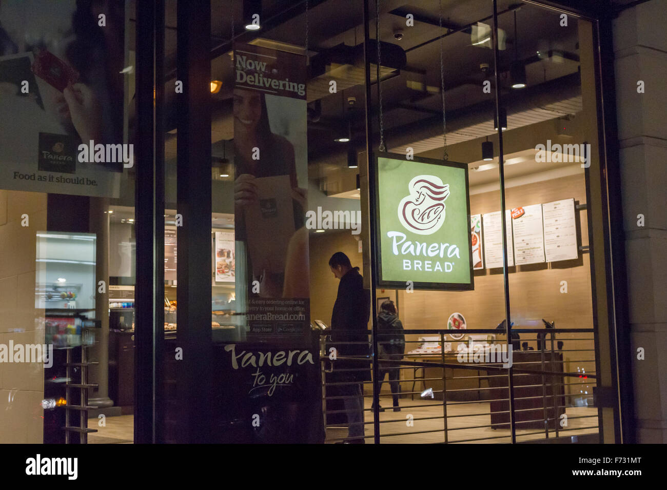 Ordering kiosks, replacing cashiers, at a Panera Bread cafe in New York, on Tuesday, November 17, 2015. Part of their 'Panera 2.0' plan, the 12 kiosks are part of a reinvention process instituted by the fast casual chain. Besides cutting customer wait times, the kiosks enable labor savings, using less workers in each cafe. All locations are expected to be equipped by the end of 2016. (© Richard B. Levine) Stock Photo