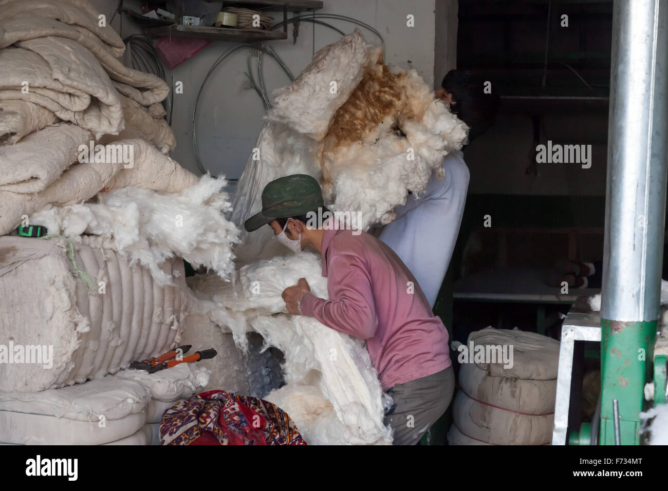 Cotton processing, Kashgar Old Town, Xinjiang Uighur Autonomous Region, China. Stock Photo