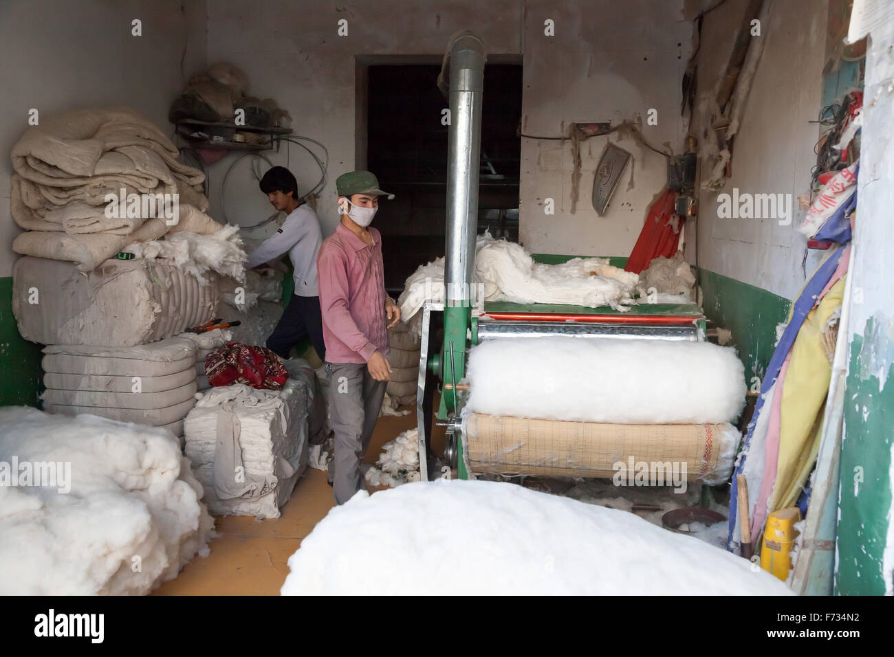 Cotton processing, Kashgar Old Town, Xinjiang Uighur Autonomous Region, China. Stock Photo