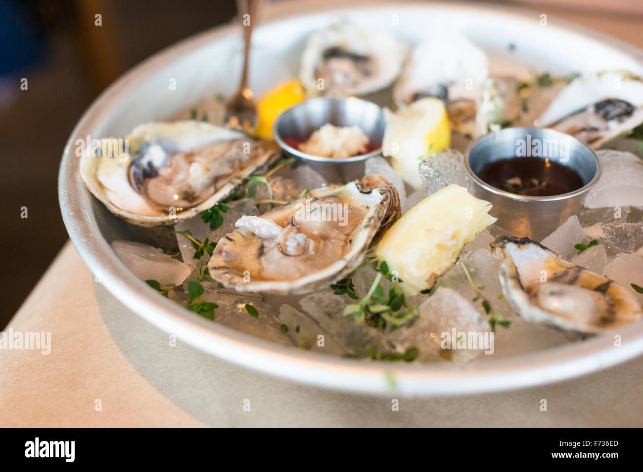 Fresh oysters hires stock photography and images Alamy