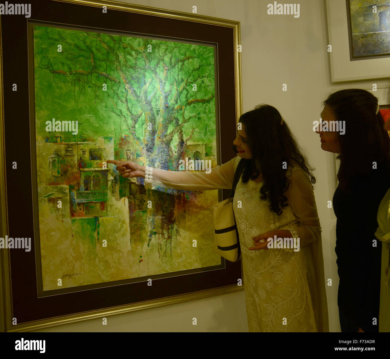 Lahore, Pakistan. 24th Nov, 2015. Pakistani ladies watching the