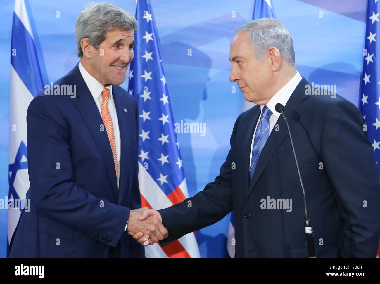 Jerusalem. 24th Nov, 2015. Israeli Prime Minister Benjamin Netanyahu (R) meets with visiting U.S. Secretary of State John Kerry in Jerusalem, on Nov. 24, 2015. Kerry arrived here on Tuesday morning to pay a one-day visit to Israel and the West Bank in hopes of curtailing the two-month long wave of violence. Credit:  JINI/POOL/Alex Kolomoisky/Xinhua/Alamy Live News Stock Photo