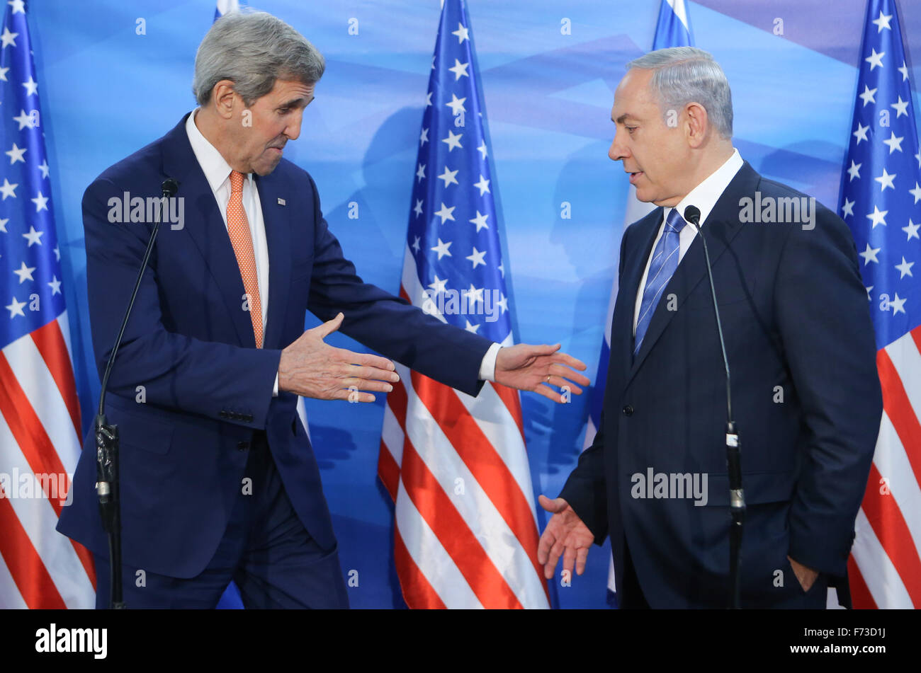 Jerusalem. 24th Nov, 2015. Israeli Prime Minister Benjamin Netanyahu (R) meets with visiting U.S. Secretary of State John Kerry in Jerusalem, on Nov. 24, 2015. Kerry arrived here on Tuesday morning to pay a one-day visit to Israel and the West Bank in hopes of curtailing the two-month long wave of violence. Credit:  JINI/POOL/Alex Kolomoisky/Xinhua/Alamy Live News Stock Photo