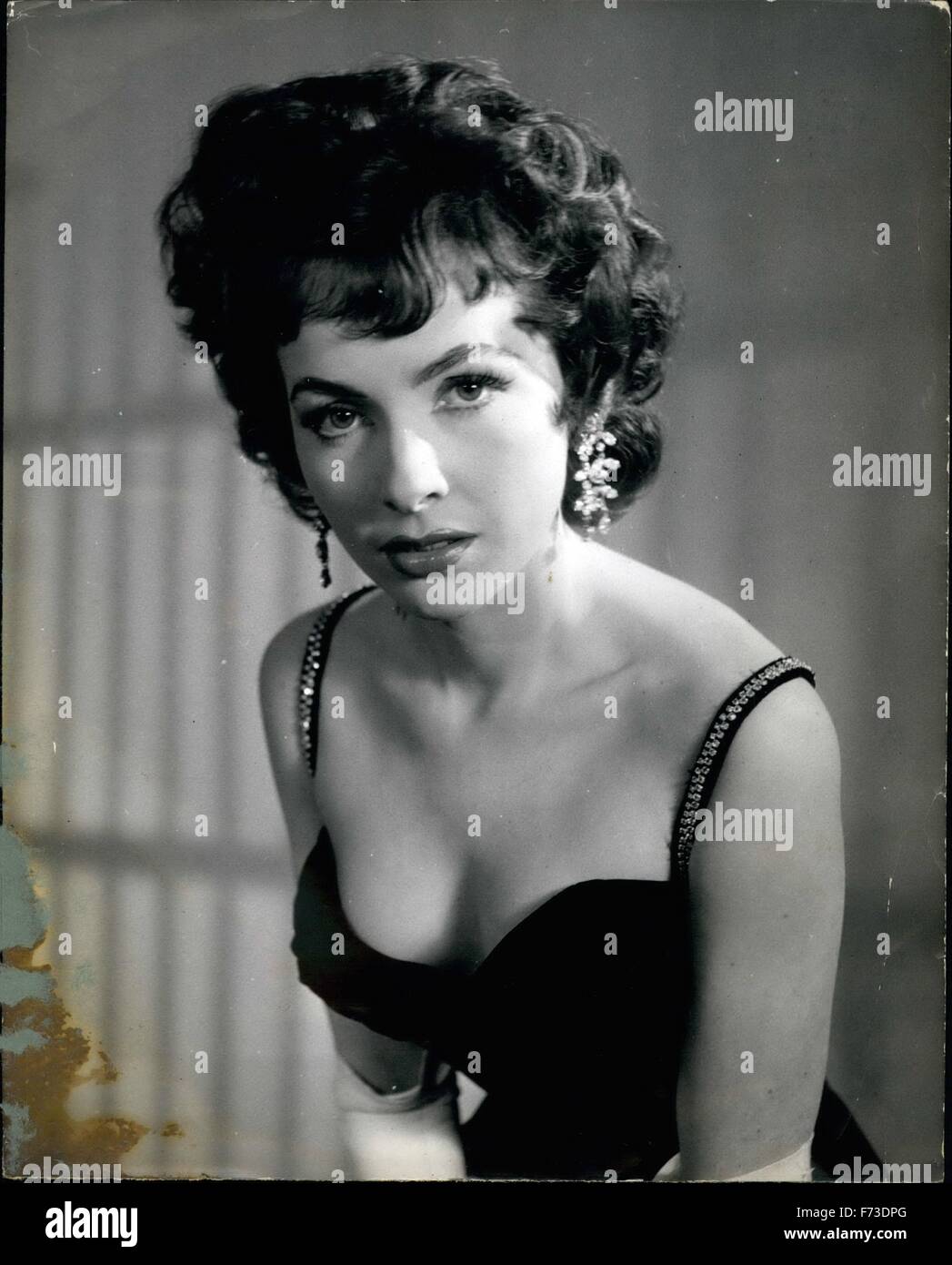1959 - Mara Lane - Britain's Monroe : Mara, the girl with a future without a ceiling, in her latest studio picture, by John Pratt. © Keystone Pictures USA/ZUMAPRESS.com/Alamy Live News Stock Photo