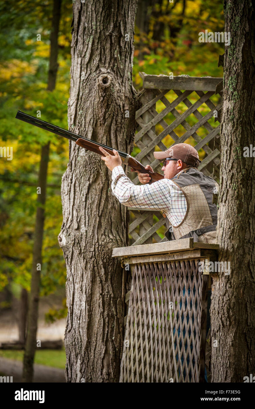 Sporting clays hires stock photography and images Alamy