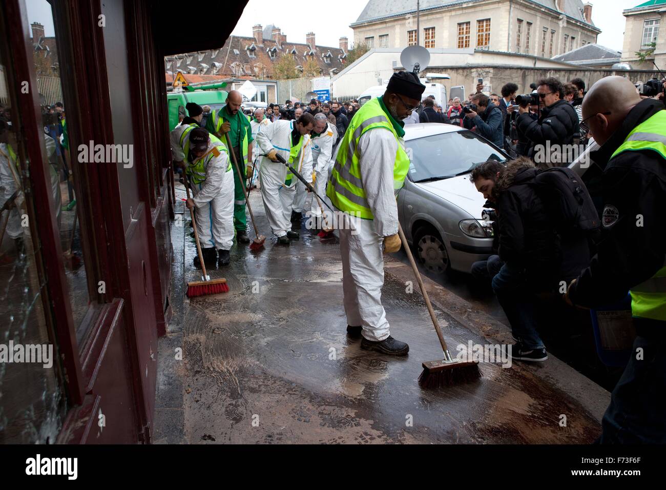 Paris Terrorist Attacks 13 November 15 Friday Claimed By Isis Stock Photo Alamy