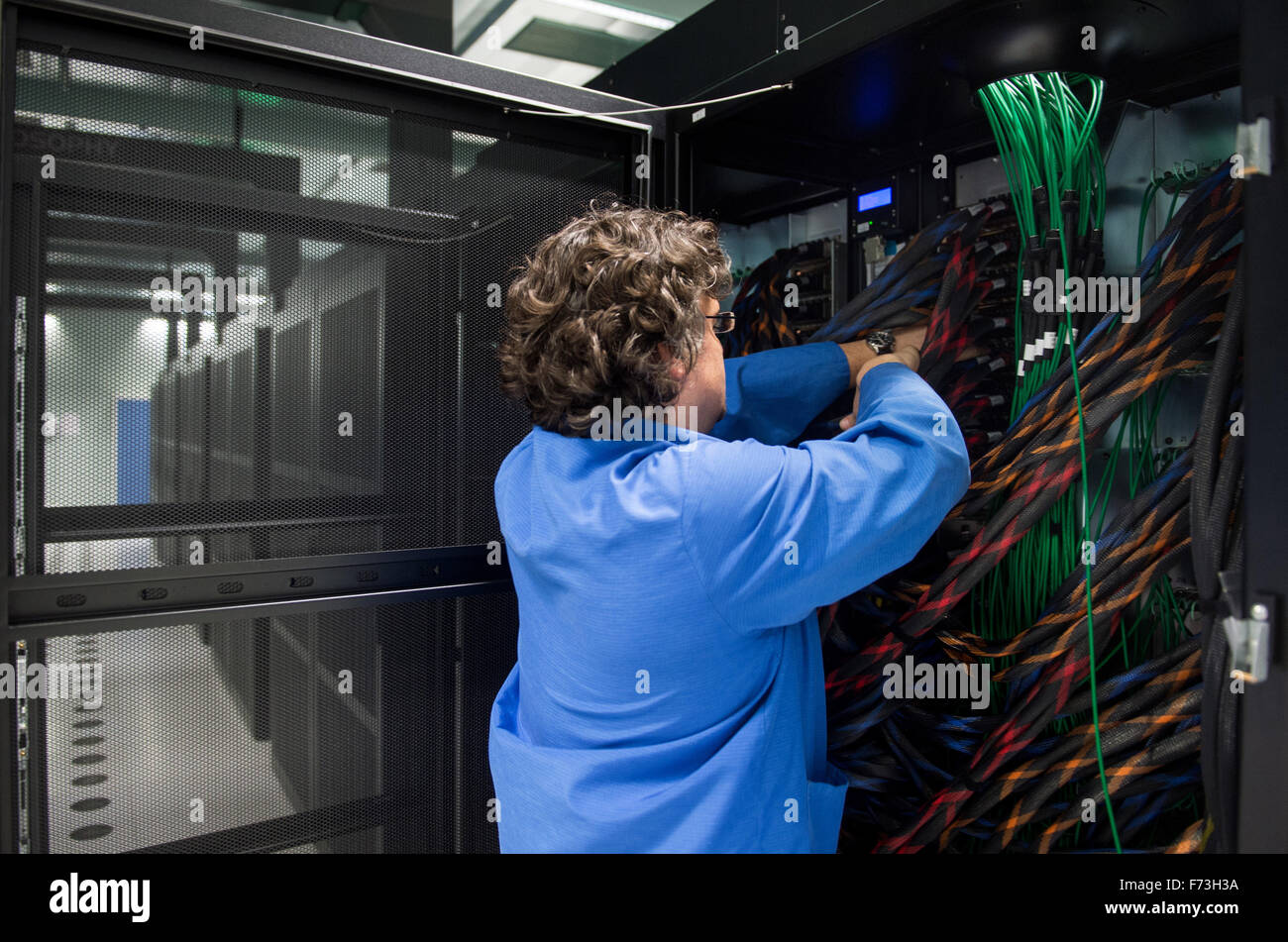 Open mainframe hi-res stock photography and images - Alamy