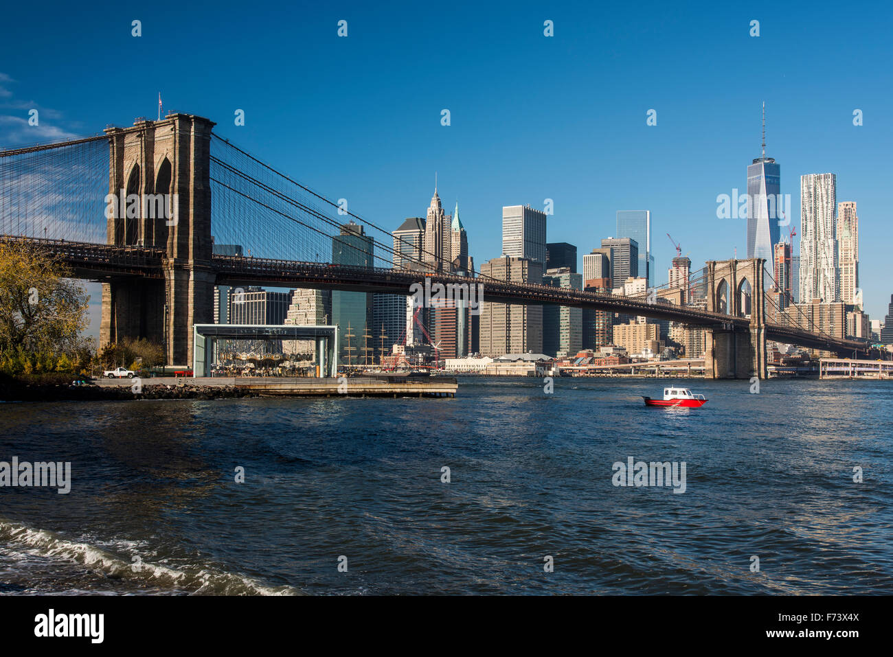 Brooklyn Bridge with Lower Manhattan skyline, Brooklyn, New York, USA Stock Photo