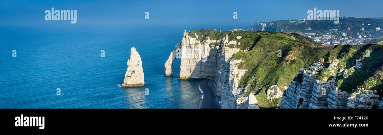 Falaise d'Amont cliff at Etretat, Normandy, France Stock Photo