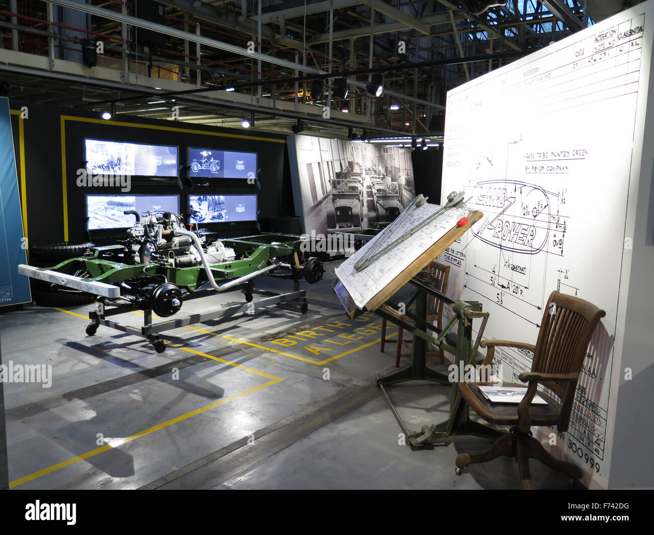 Land rover hue 166 hi-res stock photography and images - Alamy