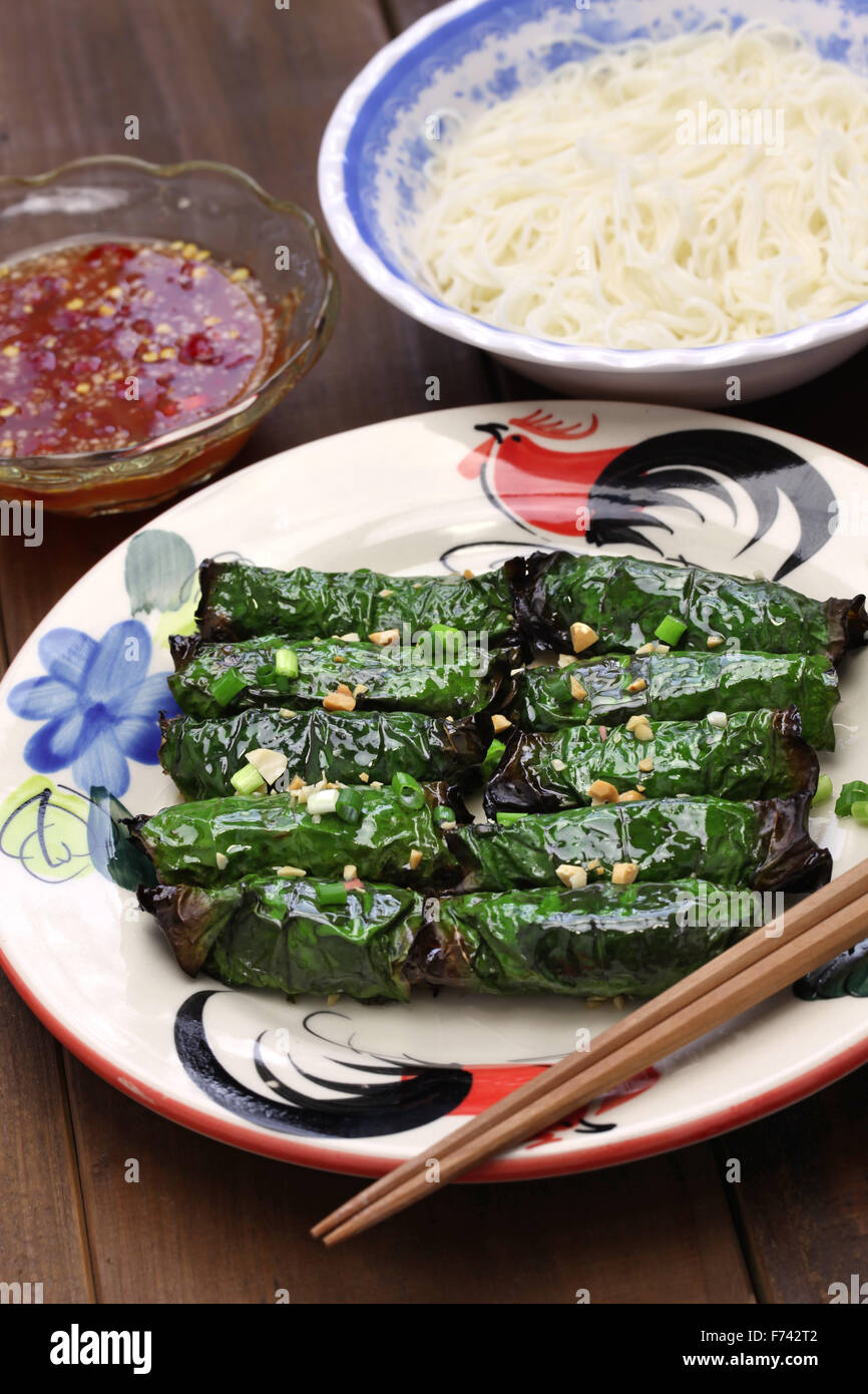 grilled minced beef wrapped in betel leaf, vietnamese cuisine, thit bo