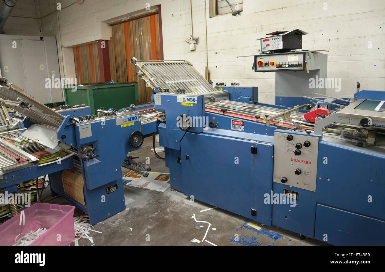Book binding machine hires stock photography and images Alamy
