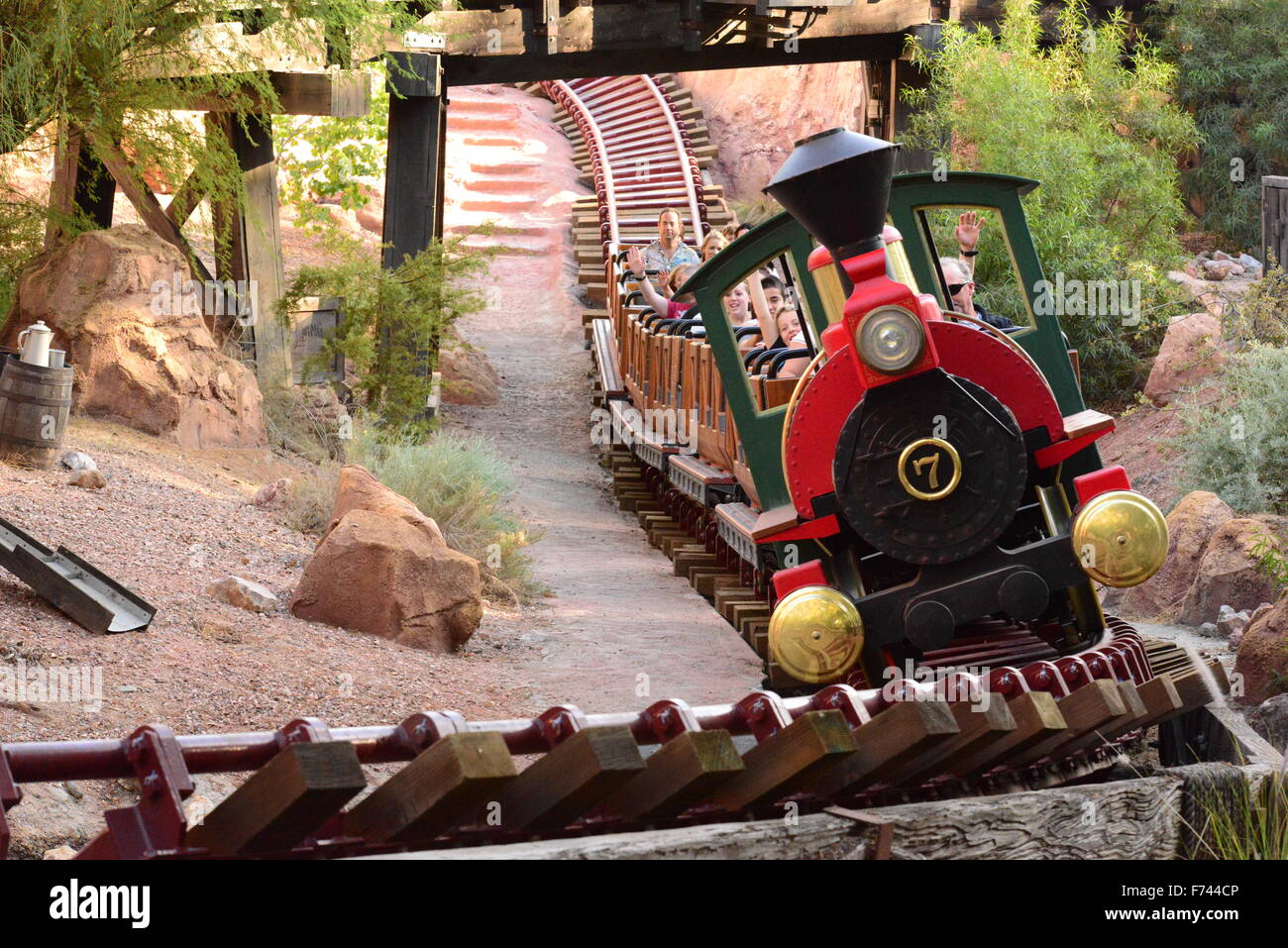 Big Thunder Mountain Railroad at the Magic Kingdom Editorial Photography -  Image of cartoon, destination: 108417382