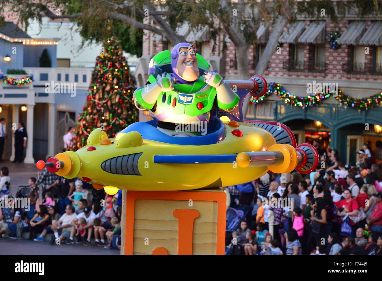 Disneyland Christmas parade in Los Angeles Stock Photo Alamy