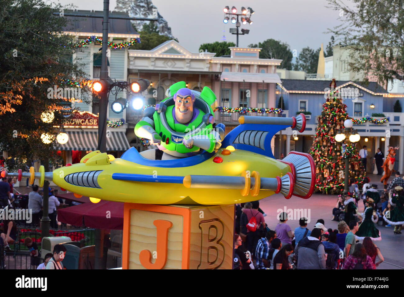 Disneyland Christmas parade in Los Angeles Stock Photo Alamy