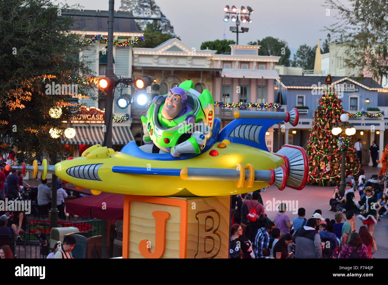 Disneyland Christmas parade in Los Angeles Stock Photo Alamy