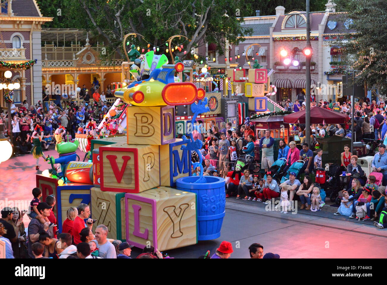 Disneyland Christmas parade in Los Angeles Stock Photo Alamy