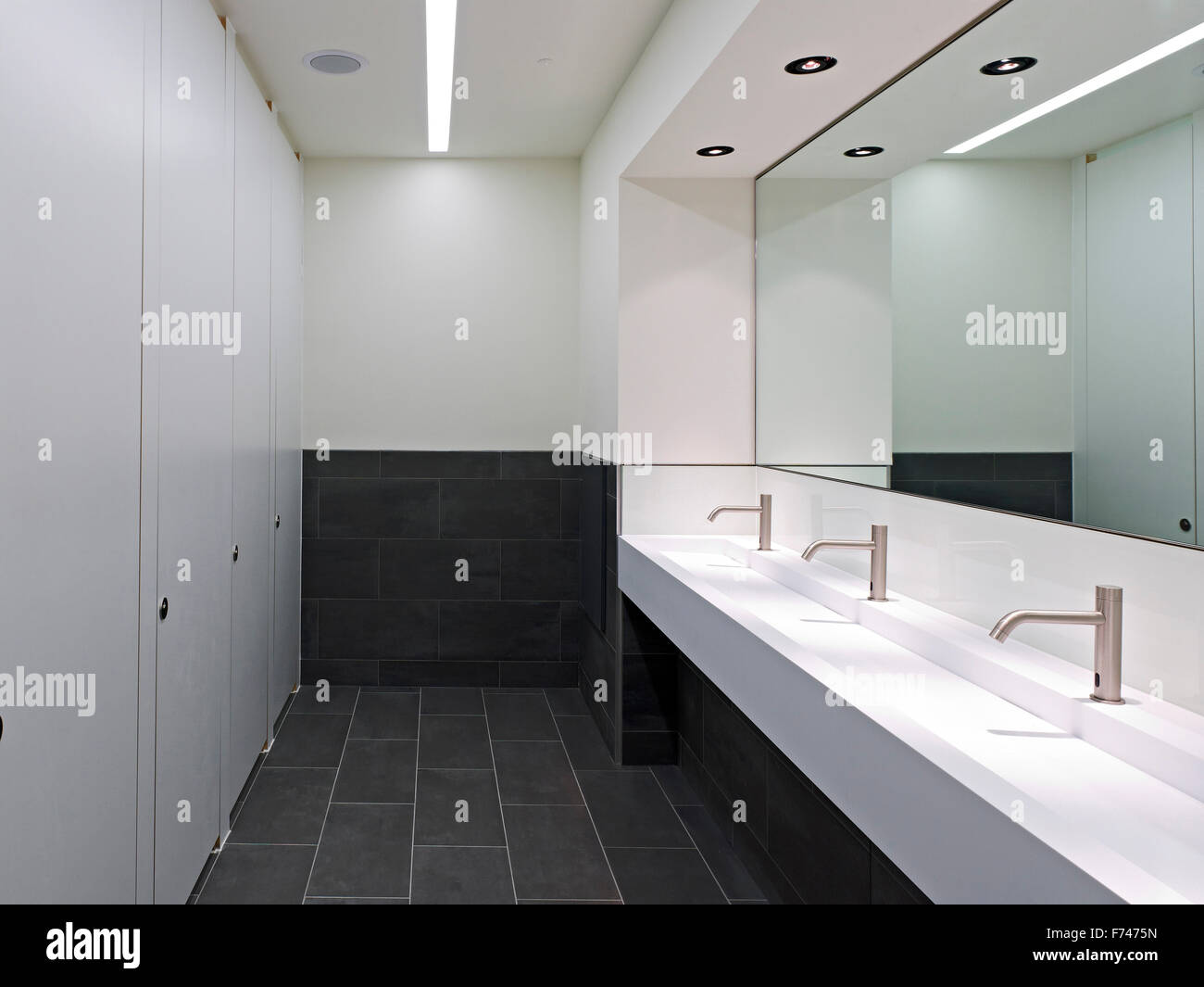 Bathroom facilities in Exchange Tower, Docklands, London, England, UK