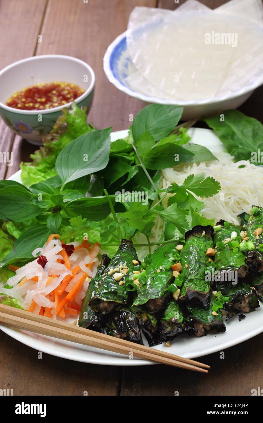 grilled minced beef wrapped in betel leaf, vietnamese cuisine, thit bo