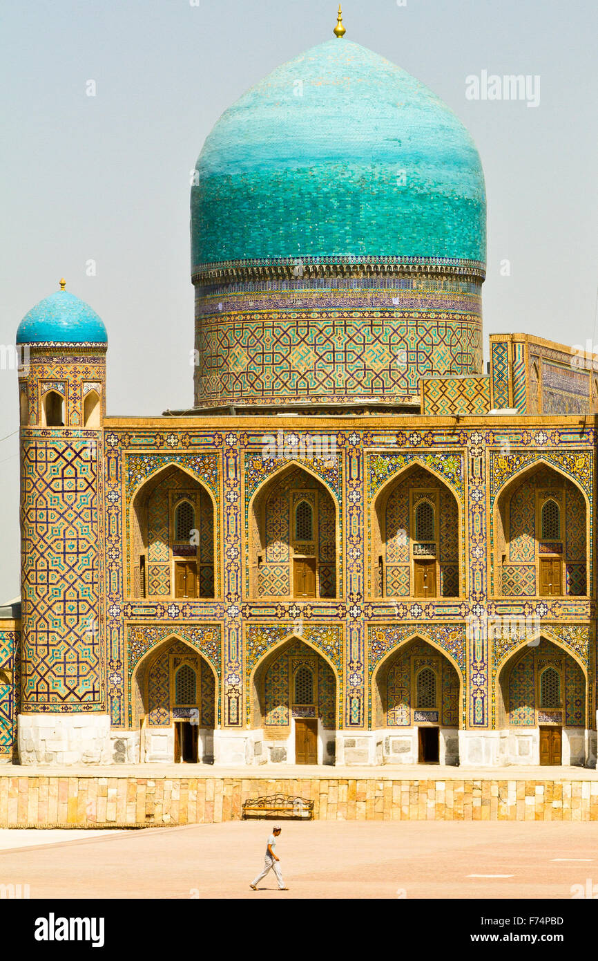 Fantastic architectural design of Tilya Kori Madrasah, Registan ensemble in Samarkand, Uzbekistan, Central Asia. - Stock Image