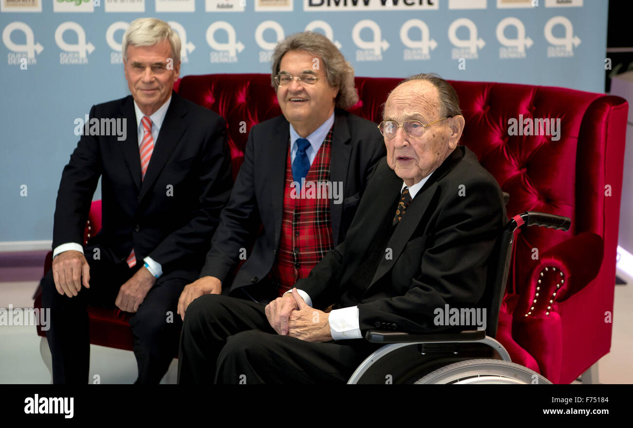 Munich, Germany. 25th Nov, 2015. Entrepreneur Michael Otto (L-R), Helmut Markwort, publisher of German news magazine 'Focus', and former German foreign minister Hans-Dietrich Genscher arrive to the award ceremony of the Querdenker Award at the BMW World in Munich, Germany, 25 November 2015. Otto, Genscher and Markwort will be presented with an honorary award respectively. Photo: SVEN HOPPE/dpa/Alamy Live News Stock Photo