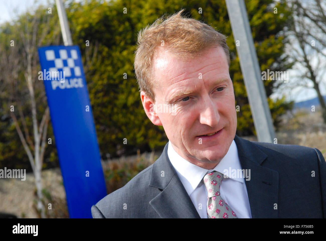 Tavish Scott MSP, leader of the Scottish Liberal Democrats, campaigns outside a police station in Aberdeen, Scotland. Stock Photo