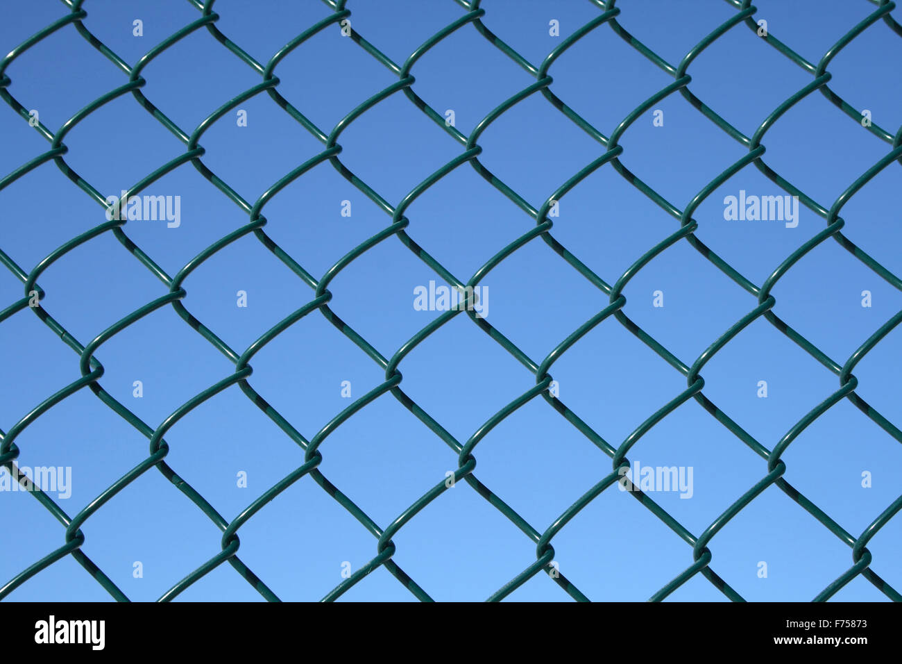 Green chain link fencing hi-res stock photography and images - Alamy