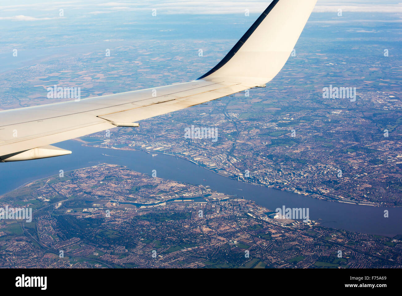 Liverpool flight hi res stock photography and images Page 3 Alamy