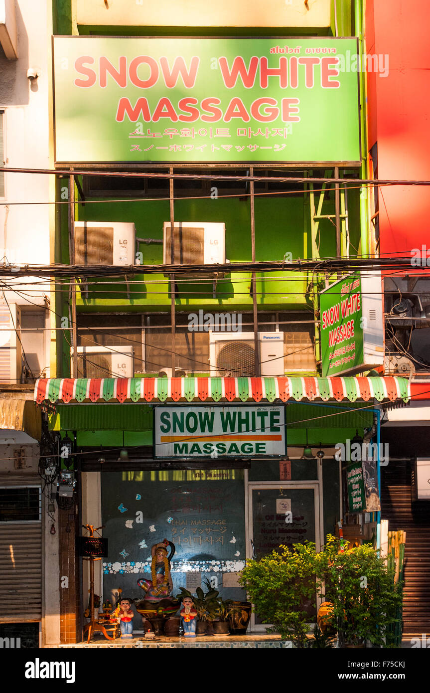 Thai massage parlour bangkok hi-res stock photography and images - Alamy