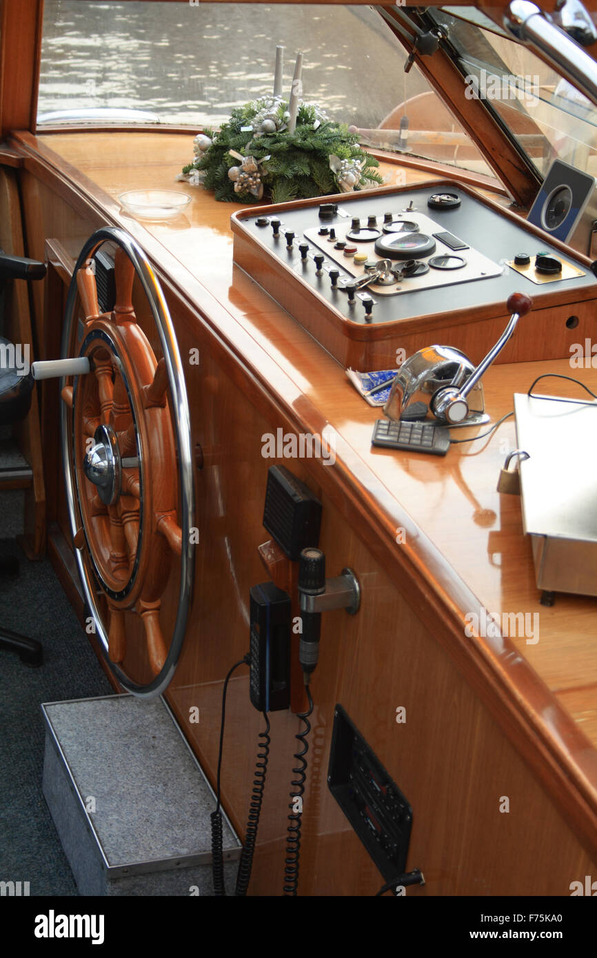Boat wheelhouse ship hires stock photography and images Alamy