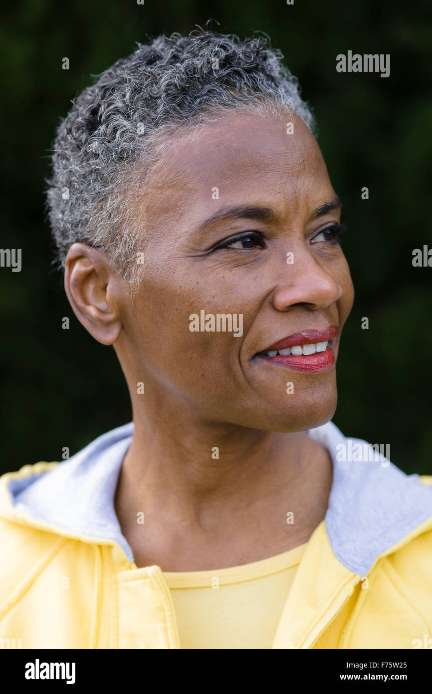 African woman profile hi-res stock photography and images - Alamy