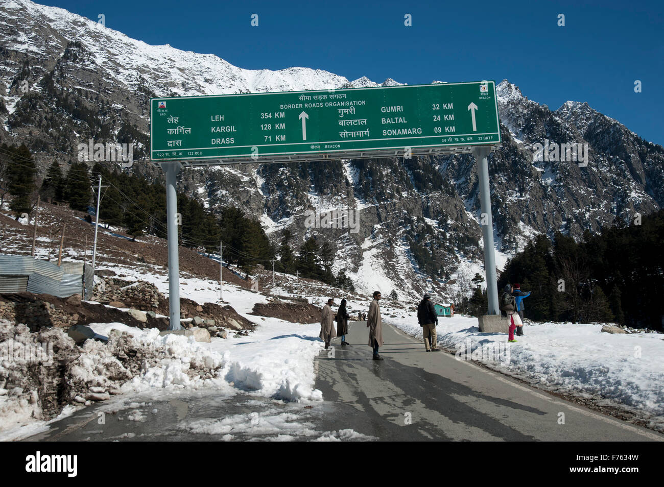 Road to Sonmarg from Srinagar in winter Kashmir India Asia Stock Photo