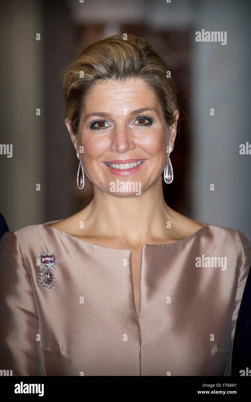 Amsterdam, The Netherlands. 25th Nov, 2015. Queen Maxima attend the award ceremony of the Erasmus Prize in the Royal Palace in Amsterdam, The Netherlands, 25 November 2015. The winners of the prize is Wikipedia, his years theme was ?Digital culture and the dissemination of knowledge.' Adele Vrana, Lodewijk Gelauff, Phoebe Ayers receive the award for Wikipedia. Photo: Patrick van Katwijk/ POINT DE VUE OUT - NO WIRE SERVICE -/dpa/Alamy Live News Stock Photo